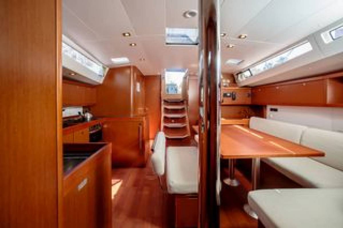 Beneteau Oceanis 48