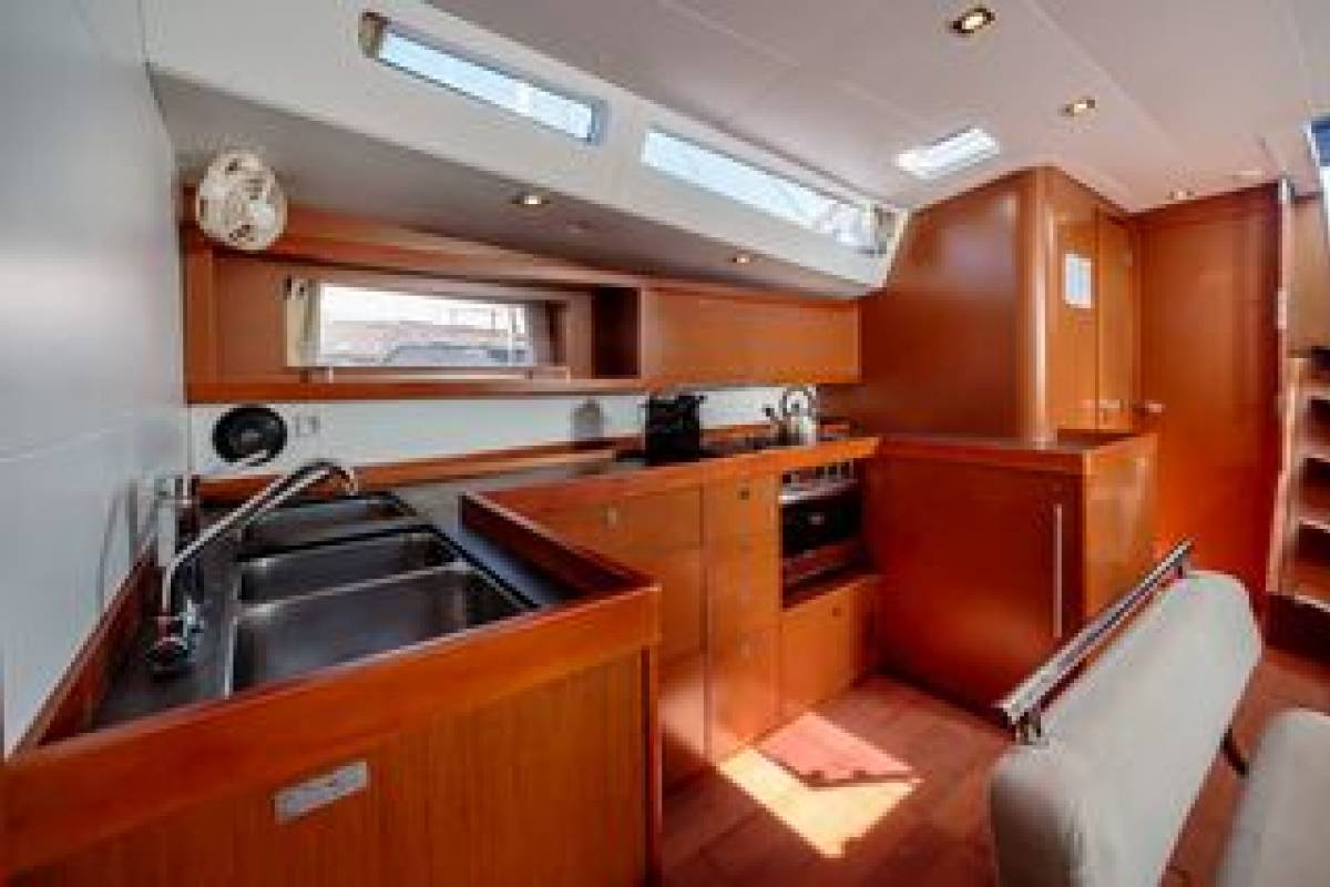 Beneteau Oceanis 48