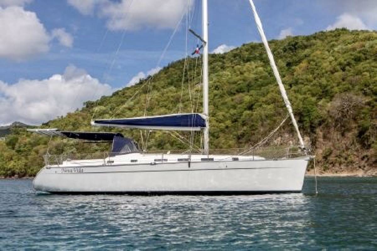 Beneteau Cyclades 43 Velamica Noleggio Cinque Terre