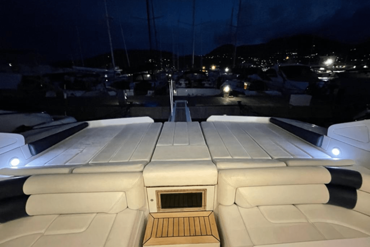 Sunseeker Predator 52